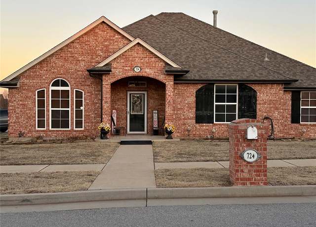 Property at 724 Drover Ln, Yukon, OK 73099, 3 beds, 2 baths