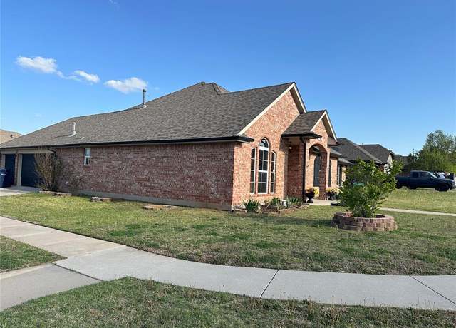 Property at 724 Drover Ln, Yukon, OK 73099, 3 beds, 2 baths