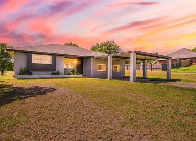 Property at 5201 Lakeview Dr, Harrah, OK 73045, 3 beds, 1.5 baths