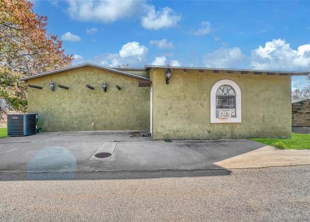 Property at 51 Hicks Mountain Rd, Lone Wolf, OK 73655, 1 bed, 2 baths
