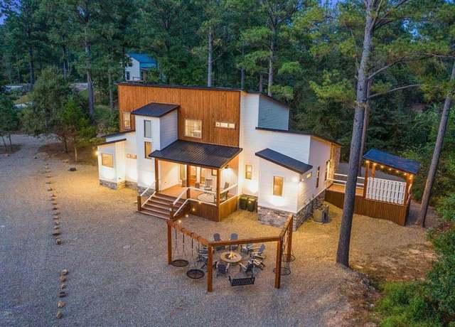 Property at 940 W Eagle Mountain Trl, Broken Bow, OK 74728, 4 beds, 4 baths