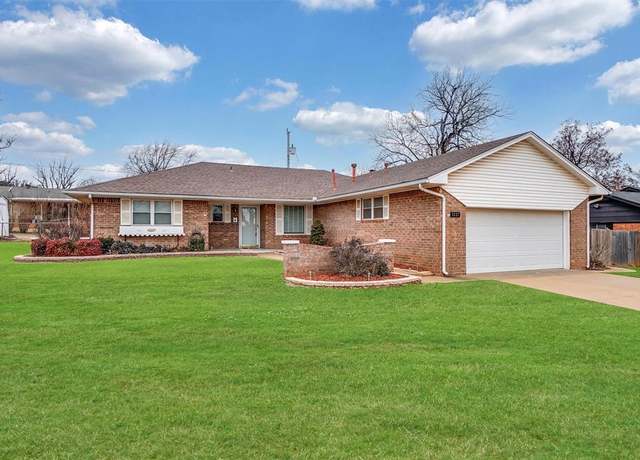 Property at 1221 N Kansas St, Weatherford, OK 73096, 3 beds, 2 baths