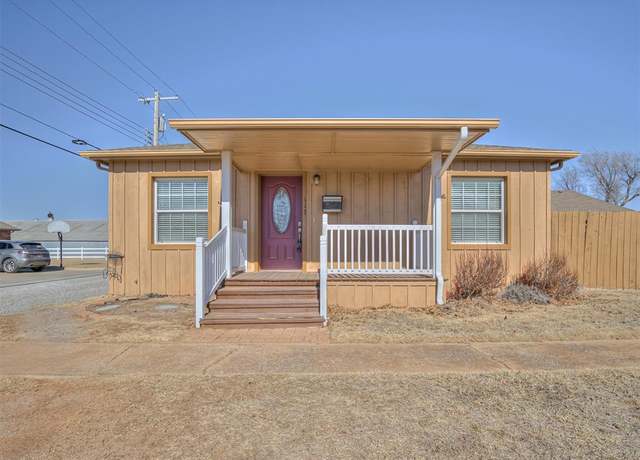 Property at 113 E Kansas St, Hennessey, OK 73742, 2 beds, 1 bath