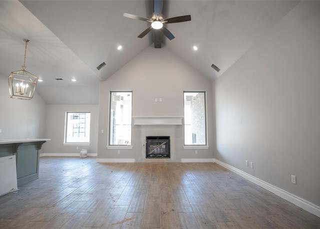 Property at 16009 Coneflower Dr, Edmond, OK 73013, 4 beds, 3 baths
