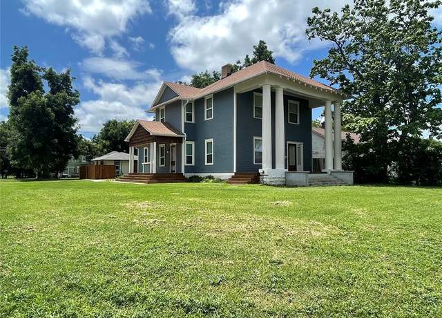 Property at 1401 W Chickasha Ave, Chickasha, OK 73018, 4 beds, 2.5 baths