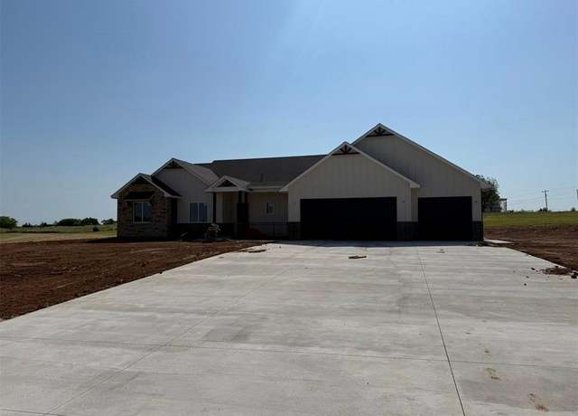 Property at 900 Meadow Park Rd #29, Guthrie, OK 73044, 4 beds, 2.5 baths