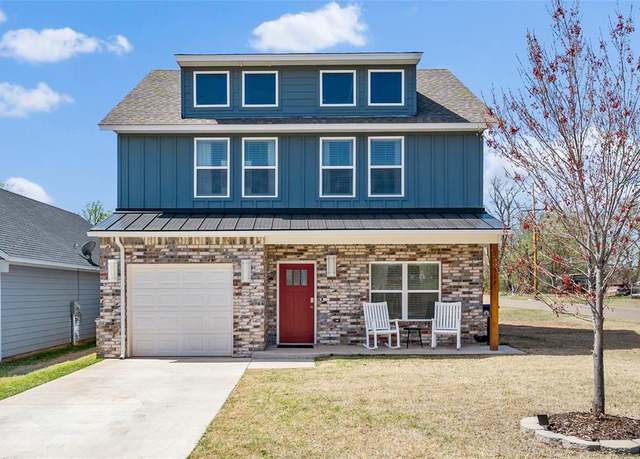 Property at 517 N Main St, Arcadia, OK 73007, 3 beds, 2.5 baths