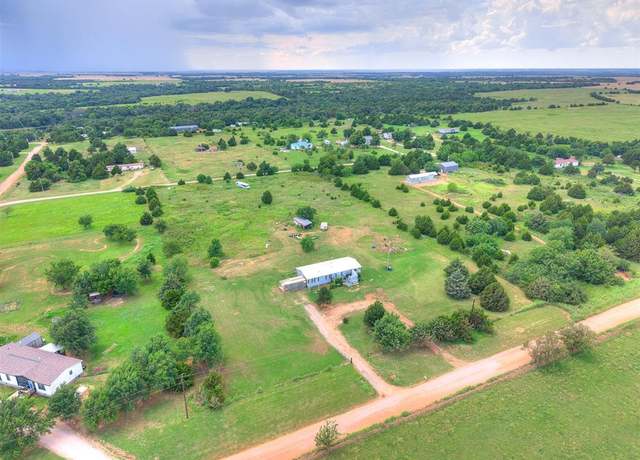 Property at 5301 S Kelly Ave, Guthrie, OK 73044, 3 beds, 2 baths