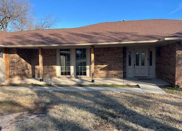 Property at 711 N Cleveland Ave, Shawnee, OK 74801, 4 beds, 3.5 baths