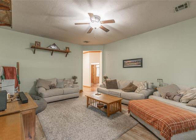 Property at 341 E Plantation Ter, Mustang, OK 73064, 3 beds, 2 baths