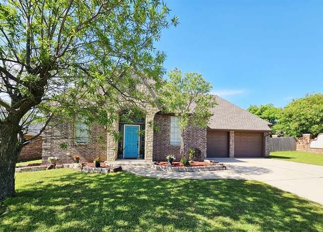 Property at 12401 SW 7th St, Yukon, OK 73099, 3 beds, 2.5 baths