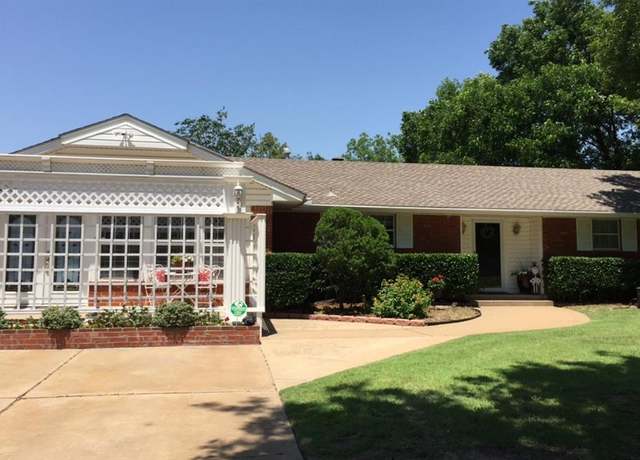 Property at 411 Bell Fountaine Dr, Moore, OK 73160, 2 beds, 2 baths