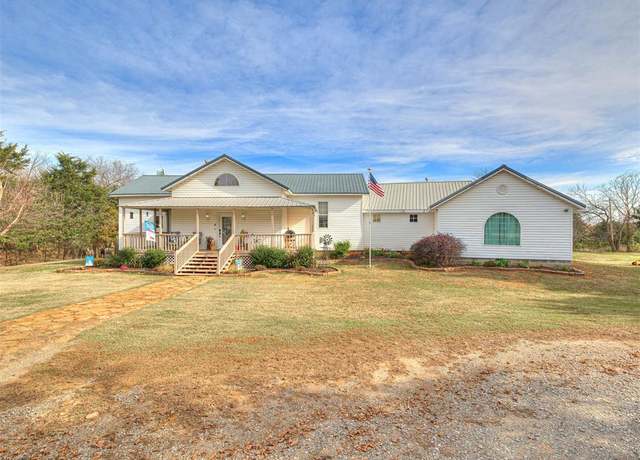Property at 205 N Old Stroud Rd, Stroud, OK 74079, 3 beds, 2 baths