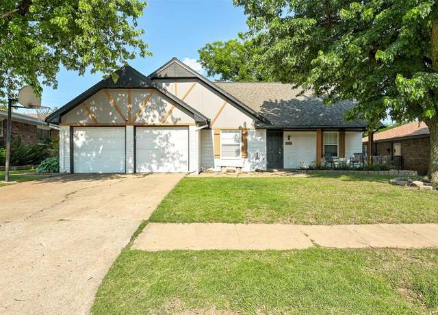 Property at 2912 Hardy Dr, Edmond, OK 73013, 4 beds, 2 baths