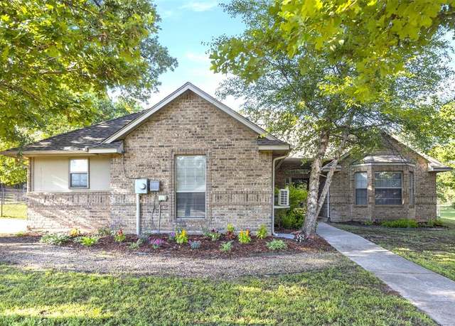 Property at 1054 White Tail Ct, Guthrie, OK 73044, 4 beds, 2 baths