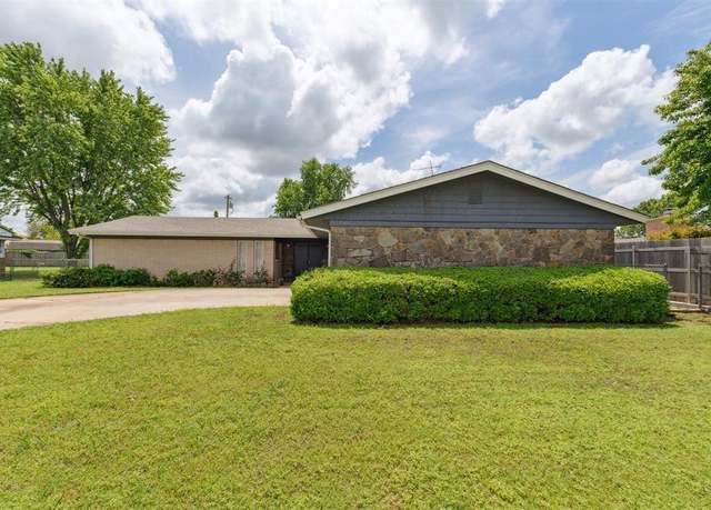 Property at 1009 Cherokee Pl, Lindsay, OK 73052, 3 beds, 2 baths