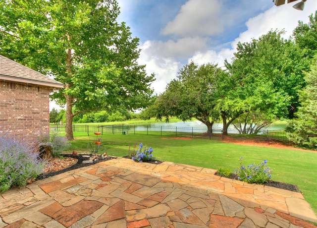 Property at 21258 Lake Shadows Dr, Edmond, OK 73012, 3 beds, 2 baths