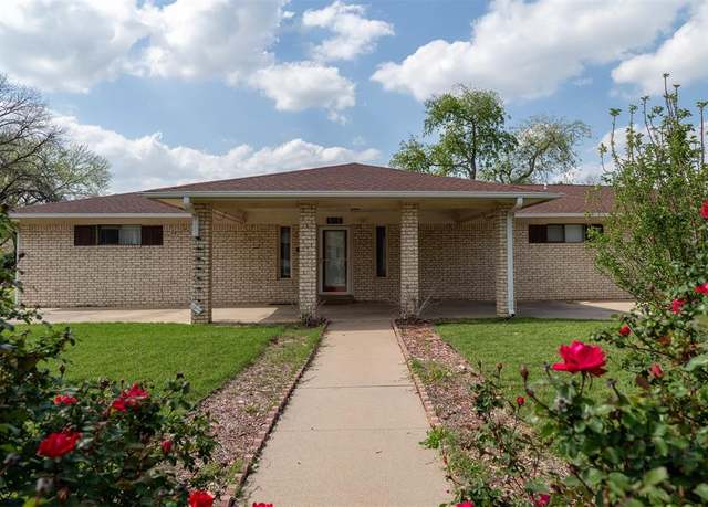 Property at 515 W Tennessee Ave, Pauls Valley, OK 73075, 3 beds, 2.5 baths