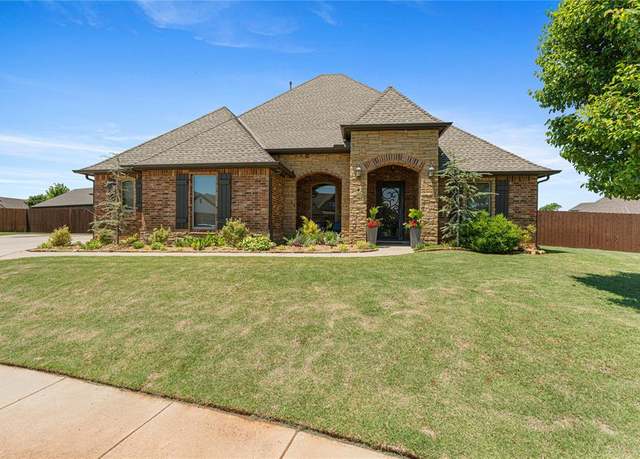 Property at 1525 NW 176th St, Edmond, OK 73012, 4 beds, 3.5 baths