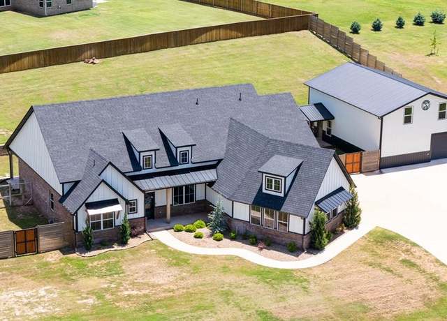Property at 12090 Memory Ln, Edmond, OK 73025, 4 beds, 2.5 baths