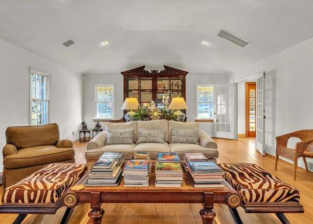 Property at 1801 Drakestone Ave, Nichols Hills, OK 73120, 4 beds, 3 baths