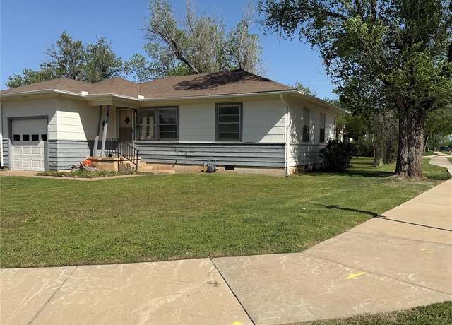 Property at 701 W Main St, Edmond, OK 73003, 2 beds, 1 bath