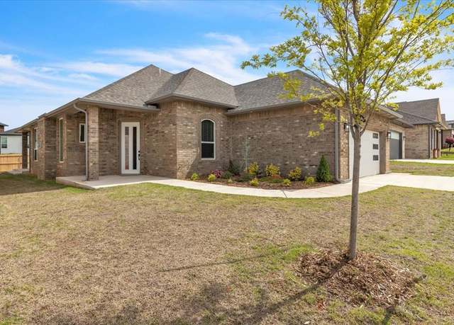 Property at 7229 NW 153rd St, Edmond, OK 73013, 3 beds, 2.5 baths