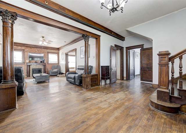 Property at 2601 S May Ave, Oklahoma City, OK 73108, 5 beds, 2 baths