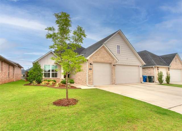 Property at 209 Pont Neuf Ct, Edmond, OK 73034, 4 beds, 3 baths