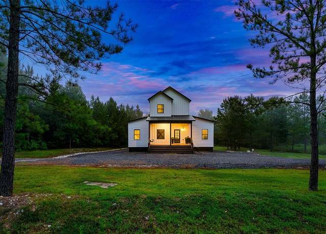Property at 203 Hackberry Flat Trl, Broken Bow, OK 74728, 3 beds, 2 baths