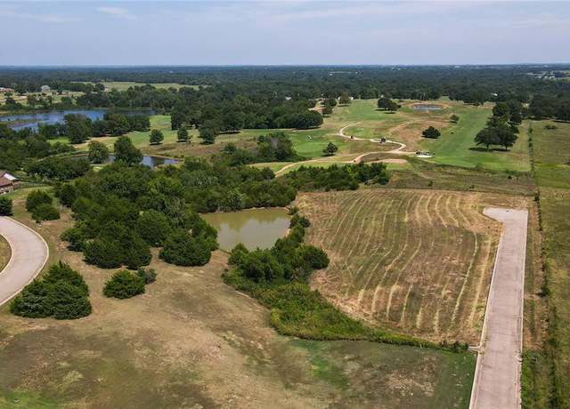 Property at 1214 E Country Club Dr, Cushing, OK 74023