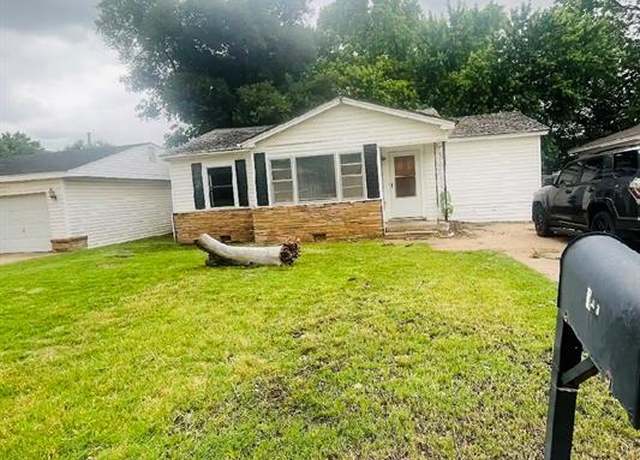 Property at 155 Blackburn Blvd, Elk City, OK 73644, 4 beds, 2 baths