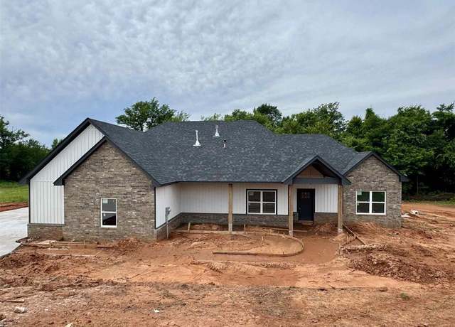 Property at 2431 Canyon Cir, Blanchard, OK 73010, 4 beds, 2 baths
