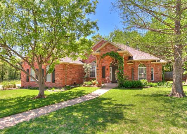 Property at 3401 Kentucky Way, Edmond, OK 73034, 3 beds, 2.5 baths