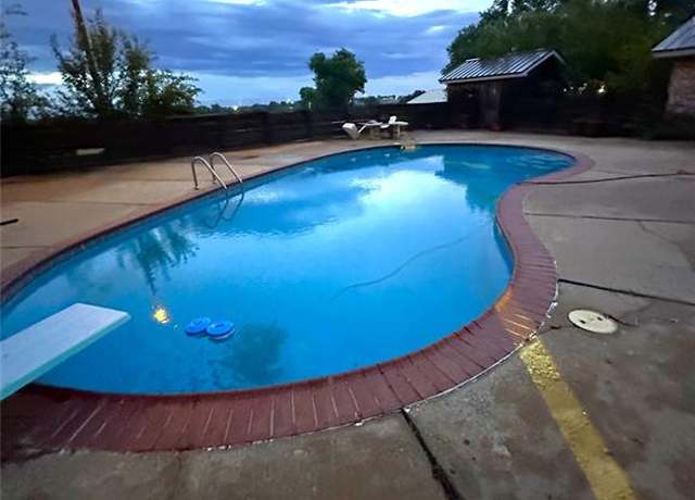 Property at 2303 W Commerce Rd, Clinton, OK 73601, 3 beds, 3 baths