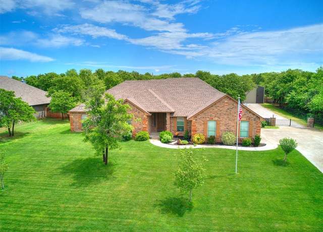 Property at 15610 Greenleaf Ln, Oklahoma City, OK 73165, 4 beds, 3 baths