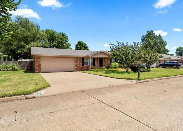 Property at 1316 N Lark St, Weatherford, OK 73096, 3 beds, 1.5 baths