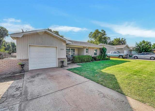 Property at 309 S 24th St, Clinton, OK 73601, 3 beds, 1.5 baths