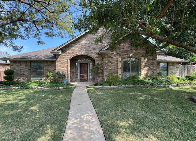 Property at 705 NW 142nd St, Edmond, OK 73013, 3 beds, 2 baths