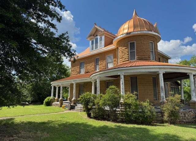 Property at 223 W Seminole Ave, Mcalester, OK 74501, 5 beds, 5 baths