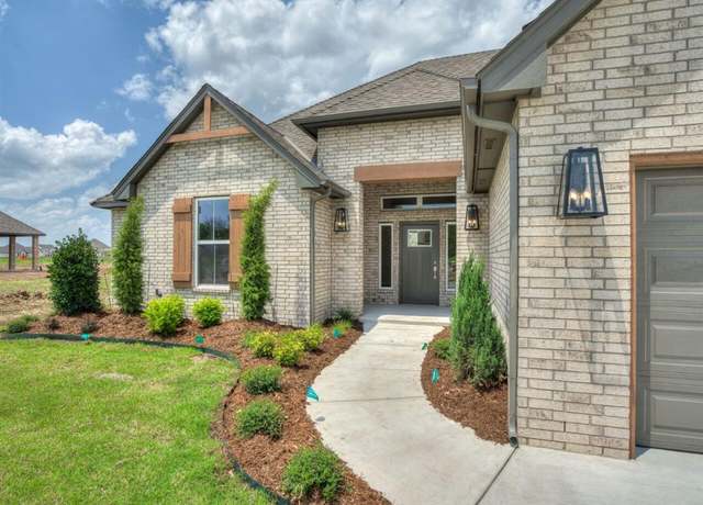 Property at 1925 SW 41st Ter, Moore, OK 73160, 5 beds, 3 baths
