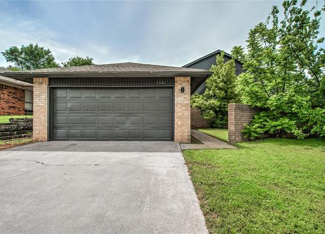 Property at 7301 Kings Manor Ct, Oklahoma City, OK 73132, 3 beds, 2 baths