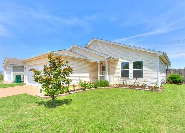 Property at 10509 Aberdeen Dr, Yukon, OK 73099, 3 beds, 2 baths