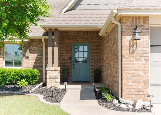 Property at 16408 Monarch Ridge Blvd, Edmond, OK 73013, 3 beds, 2 baths