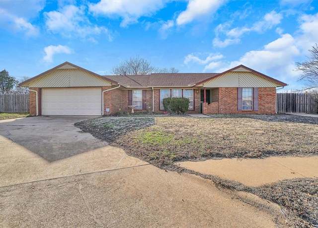 Property at 701 Canterbury Blvd, Altus, OK 73521, 3 beds, 2 baths