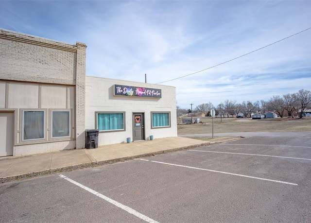 Property at 200 N Main St, Washington, OK 73093, 2 beds, 1.5 baths