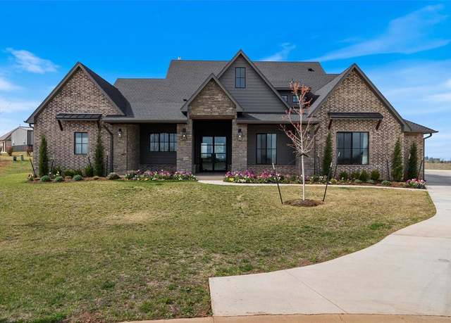 Property at 2401 Vlasta Dr, Oklahoma City, OK 73128, 4 beds, 3.5 baths