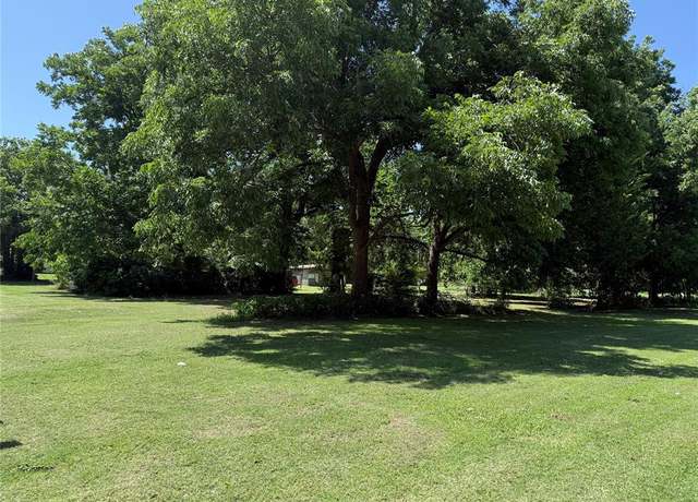 Property at 916 W Logan Ave, Guthrie, OK 73044
