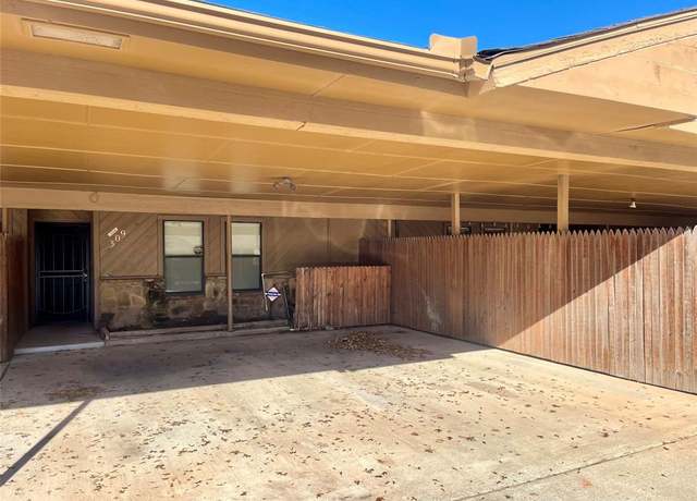 Property at 8005 NW 7 Pl, Oklahoma City, OK 73127, 2 beds, 1.5 baths