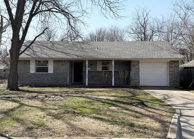 Property at 907 W 23rd St, Ada, OK 74820, 4 beds, 2 baths